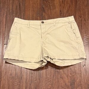 Size 10 Old Navy Women's Beige Cargo Shorts